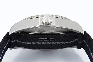 09440_watchlounge_lo.jpg