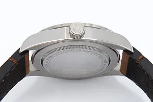 09472_watchlounge_lo.jpg