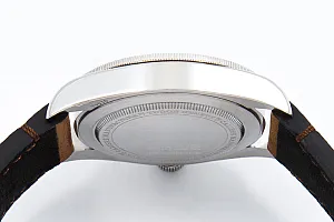 09473_watchlounge_lo.jpg