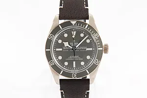 09480_watchlounge_lo.jpg