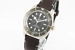 09482_watchlounge_lo.jpg