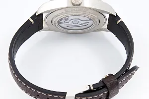 09486_watchlounge_lo.jpg