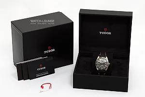 09488_watchlounge_lo.jpg