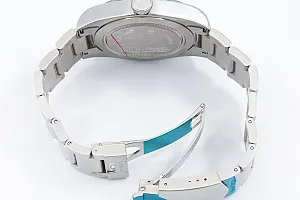 09506_watchlounge_lo.jpg