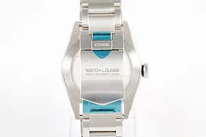09507_watchlounge_lo.jpg