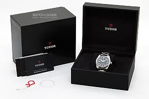 09508_watchlounge_lo.jpg