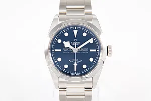 09546_watchlounge_lo.jpg