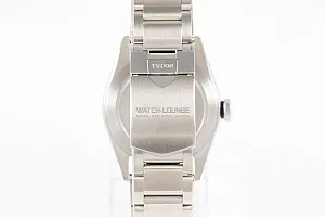 09552_watchlounge_lo.jpg
