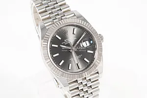 09558_watchlounge_lo.jpg