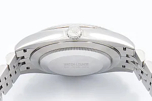 09560_watchlounge_lo.jpg