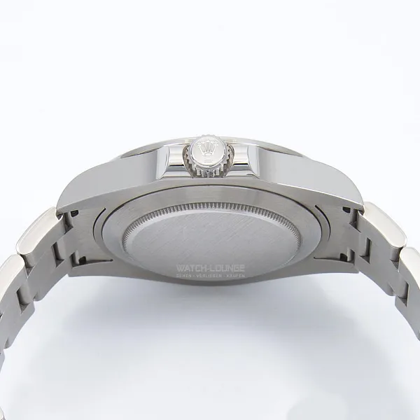 09661_watchlounge_lo.jpg