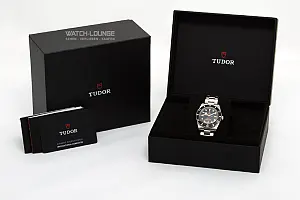 09709_watchlounge_lo_1.jpg