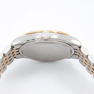 09725_watchlounge_lo.jpg