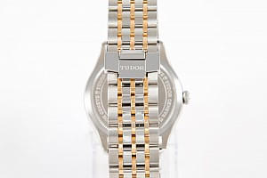 09728_watchlounge_lo.jpg