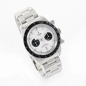 09927_watchlounge_lo.jpg
