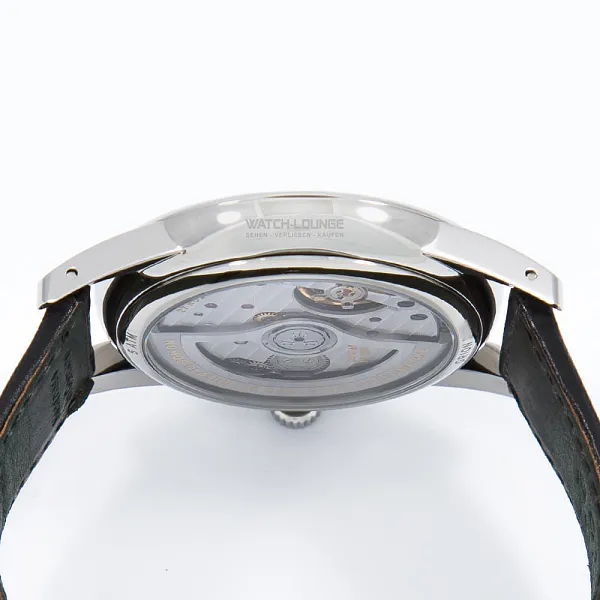 10450_watchlounge_lo.jpg