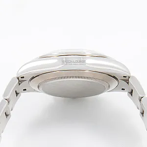 11236_watchlounge_lo.jpg