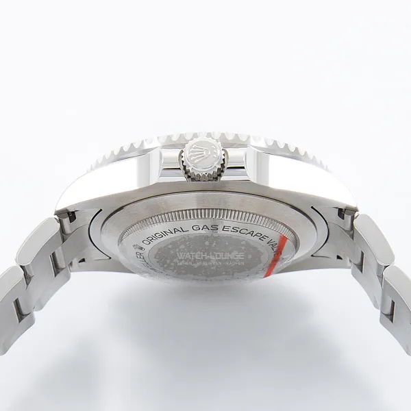 11787_watchlounge_lo_1.jpg