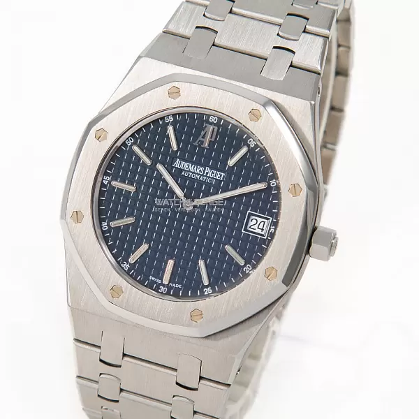 11941_watchlounge_lo_1.jpg