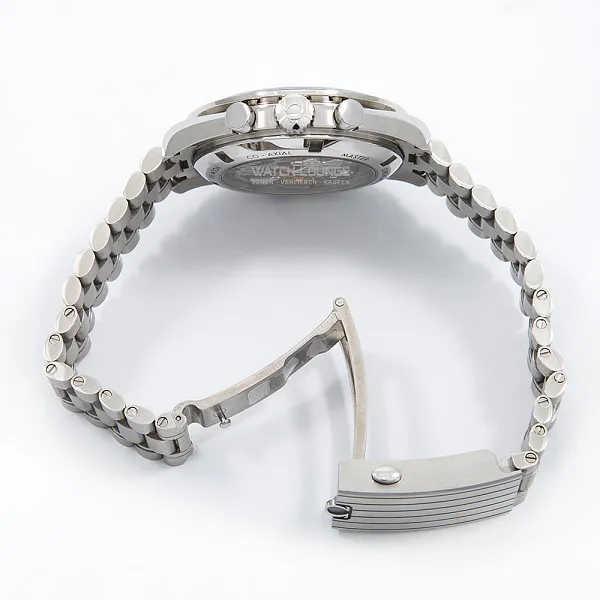12202_watchlounge_lo_1.jpg