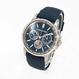 12244_watchlounge_lo.jpg