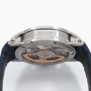 12246_watchlounge_lo.jpg