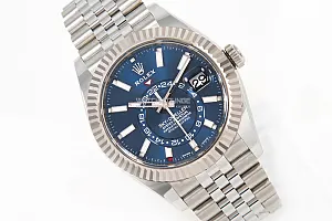 12489_watchlounge_lo_1.jpg