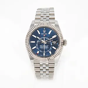 12490_watchlounge_lo_1.jpg