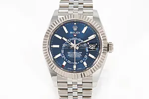 12490_watchlounge_lo_1.jpg