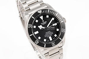 12844_watchlounge_lo.jpg