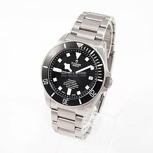 12845_watchlounge_lo.jpg