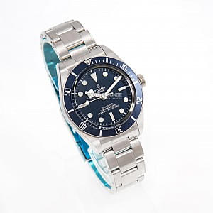 12866_watchlounge_lo.jpg