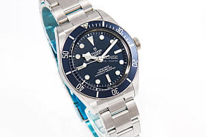 12866_watchlounge_lo.jpg