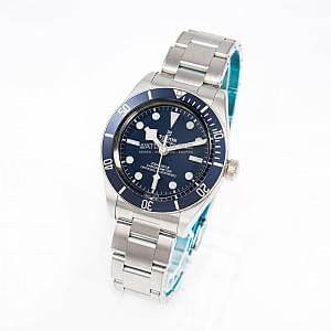 12867_watchlounge_lo.jpg