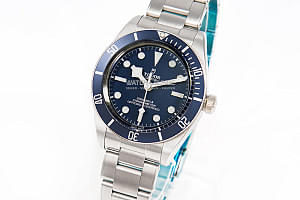 12867_watchlounge_lo.jpg