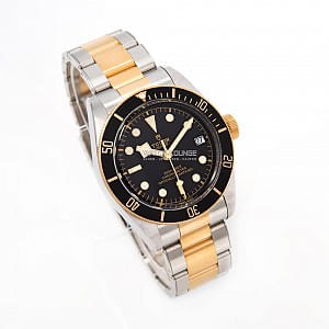 12877_watchlounge_lo.jpg
