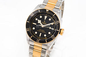 12878_watchlounge_lo.jpg