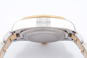 12880_watchlounge_lo.jpg