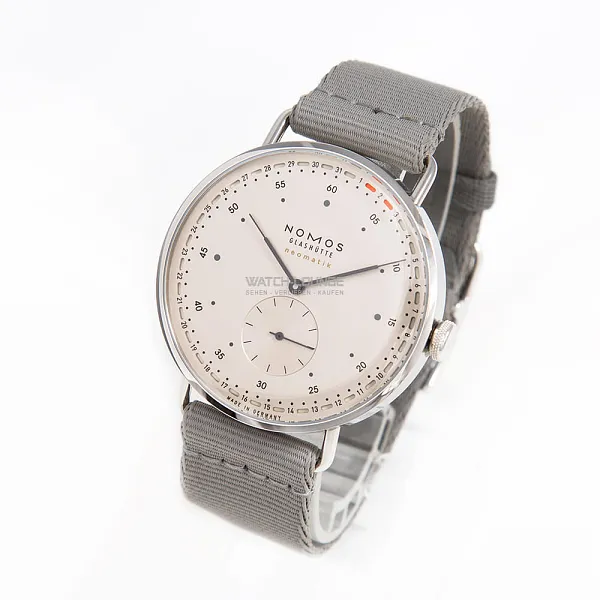 12889_watchlounge_lo_1.jpg
