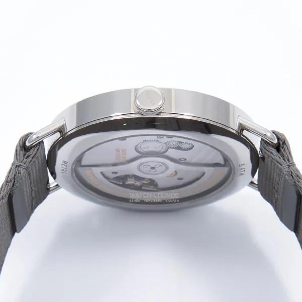 12890_watchlounge_lo_1.jpg