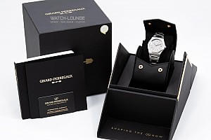 12939_watchlounge_lo.jpg