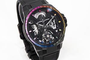 13005_watchlounge_lo.jpg