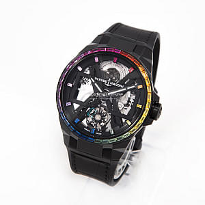 13006_watchlounge_lo.jpg