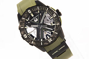 13014_watchlounge_lo.jpg