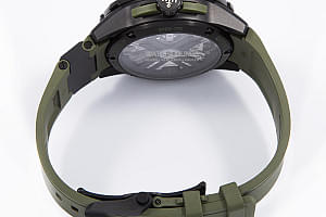 13021_watchlounge_lo.jpg