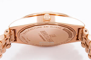 13030_watchlounge_lo.jpg