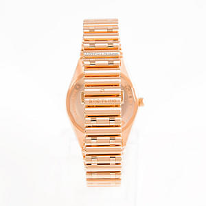 13033_watchlounge_lo.jpg