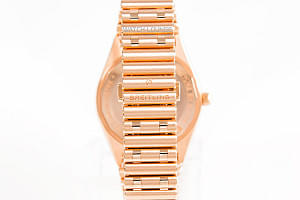 13033_watchlounge_lo.jpg