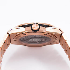 13041_watchlounge_lo.jpg