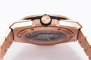 13041_watchlounge_lo.jpg